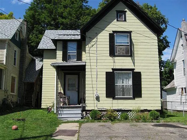 34 Liberty St photo 1
