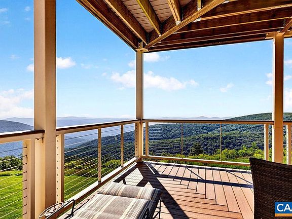 2nd image of 1623 Overlook