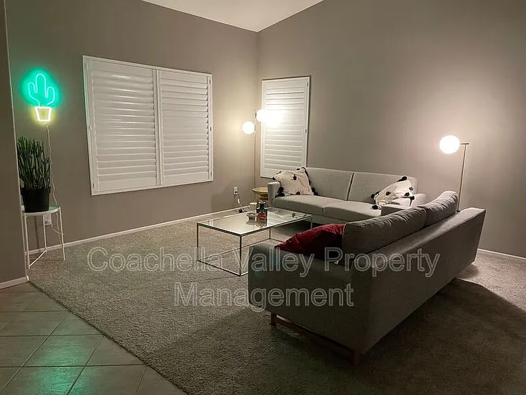 2162 Shannon Way — Photo 3