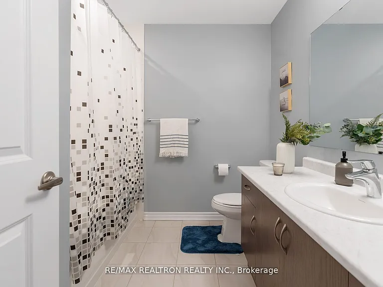 19 Sutcliffe Dr — Photo 12