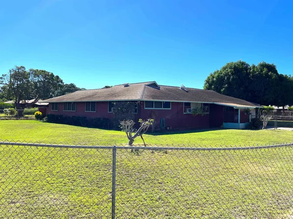 9 Oki Pl, Kaunakakai, HI 96748
