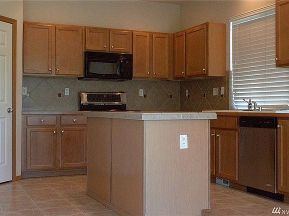5th image of 2215 190th St E