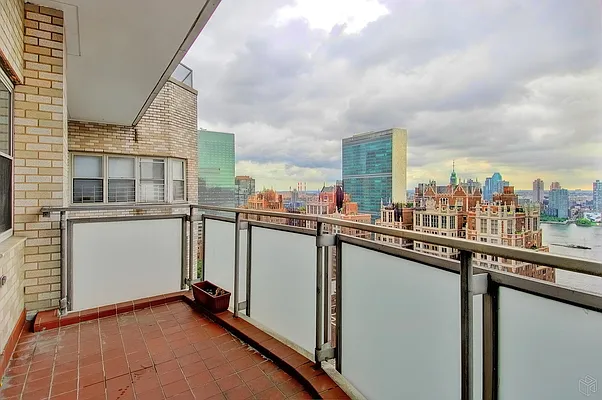 Sold by Halstead Real Estate | media 21
