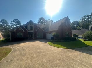 4932 Old Oak Dr, Benton, LA 71006