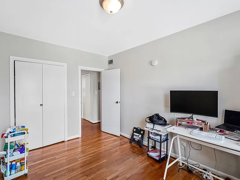 117 E St SE #302 — Photo 10