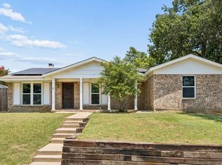 733 Mockingbird Dr, Lewisville, TX 75067