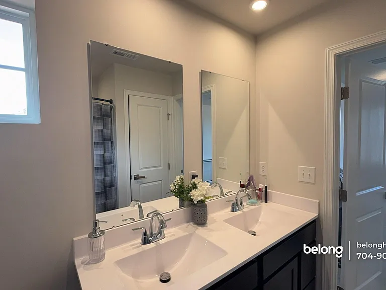 1517 39th Avenue Loop NE #7 — Photo 2