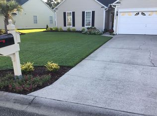 1390 Oakmont Ct, Murrells Inlet, SC 29576