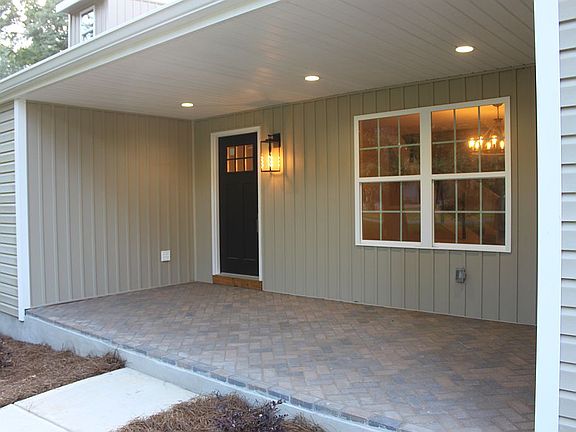 Front porch with pavers 