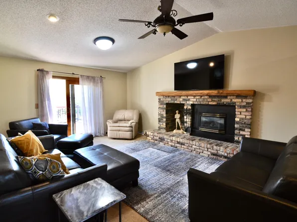 1361 Rosemary Ct, Hastings, MN 55033