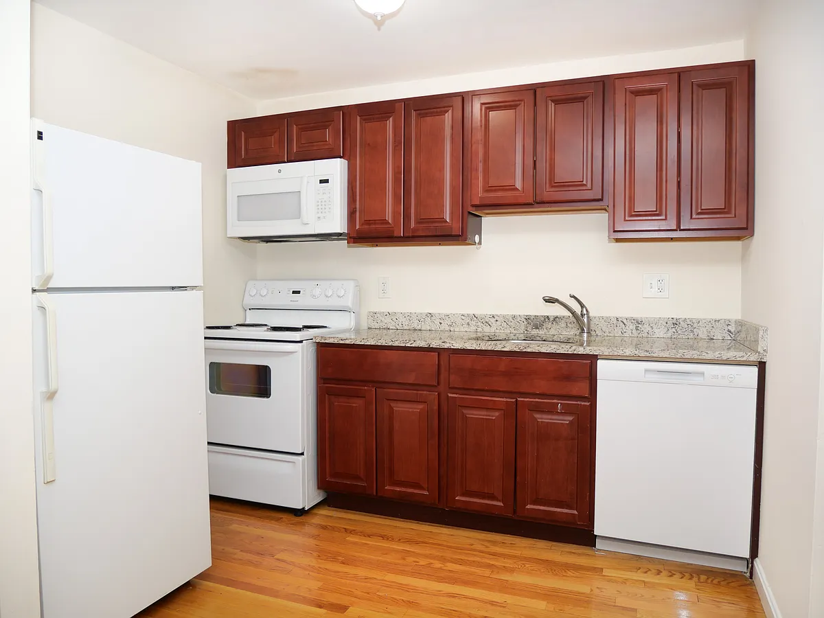 Building Photo - 1039 Commonwealth Ave #26