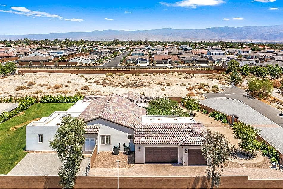 2nd image of 50751 Los Palos Dr