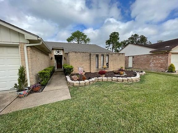 2nd image of 15711 Echo Hill Dr