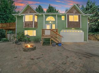 1260 SW Chad Dr, Waldport, OR 97394