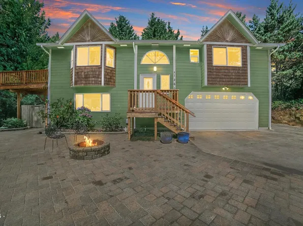1260 SW Chad Dr, Waldport, OR 97394