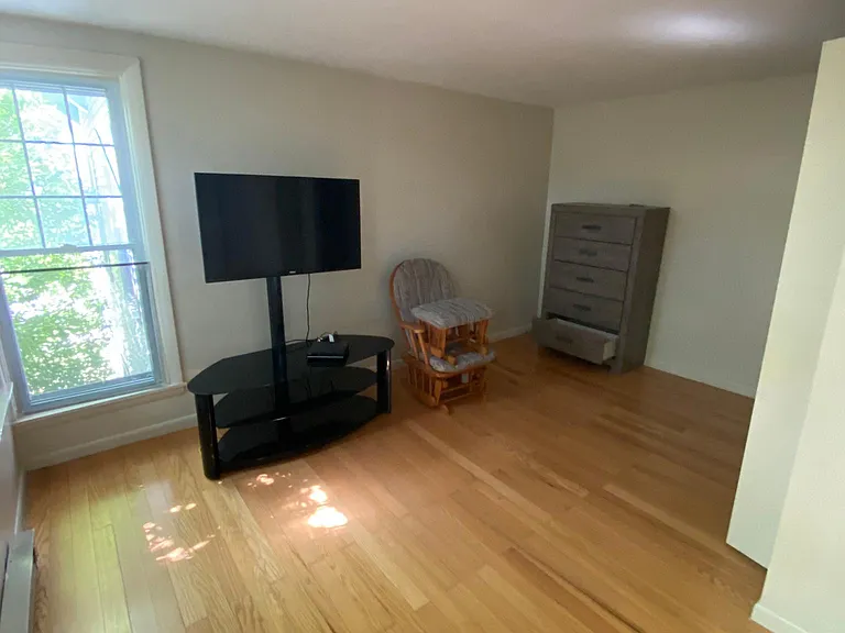 7-16 W Court St #7 — Photo 4