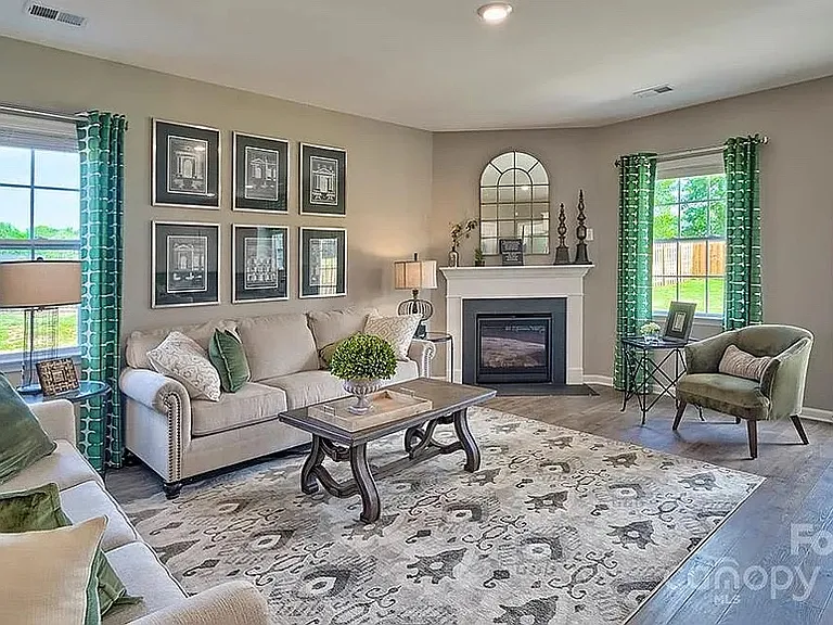 92 Ashelyn Park Dr — Photo 6