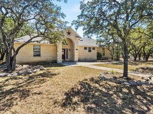 122 Creek Cir, Bandera, TX 78003