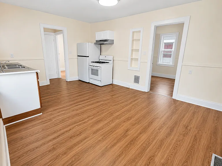 1710 Lodi St — Photo 3