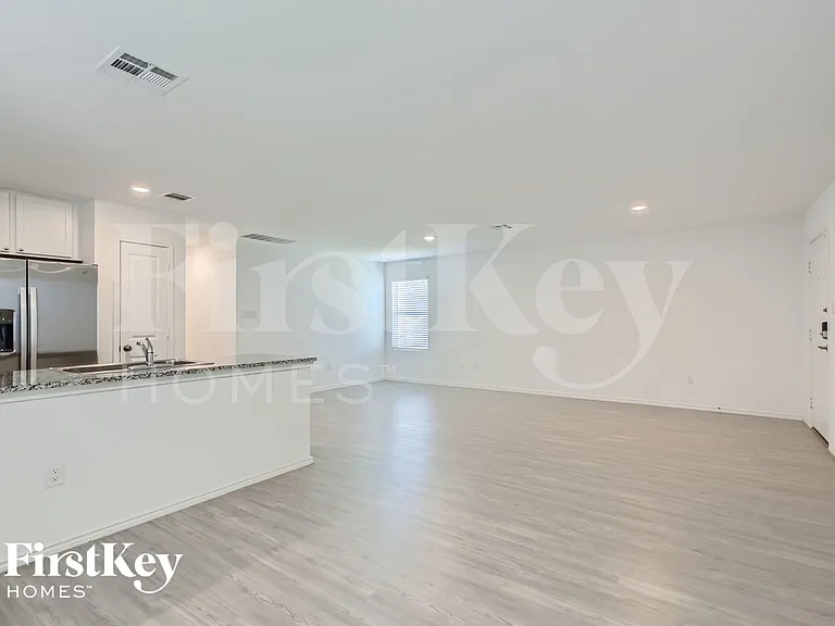 13835 Llama Pl — Photo 8