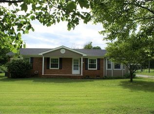 808 Quailmeadow Ln, Colfax, NC 27235