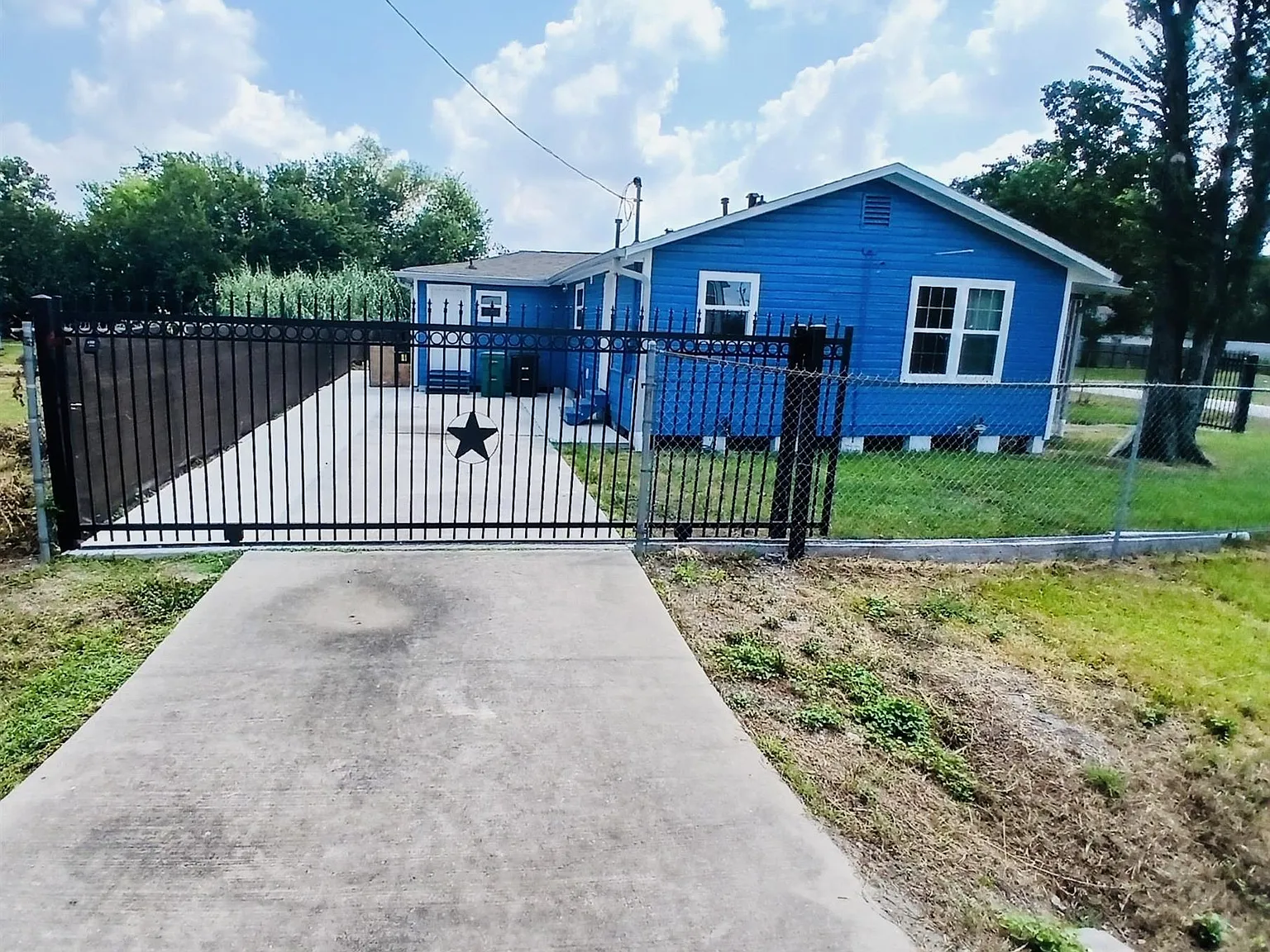 4 bed, 2.0 bath, 1488 sqft, $1,700 — Photo 4