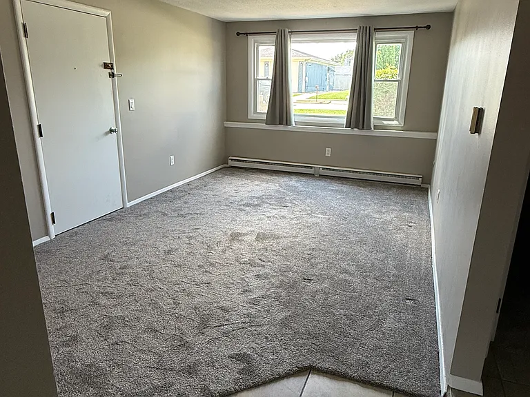 382 N Birch St — Photo 2