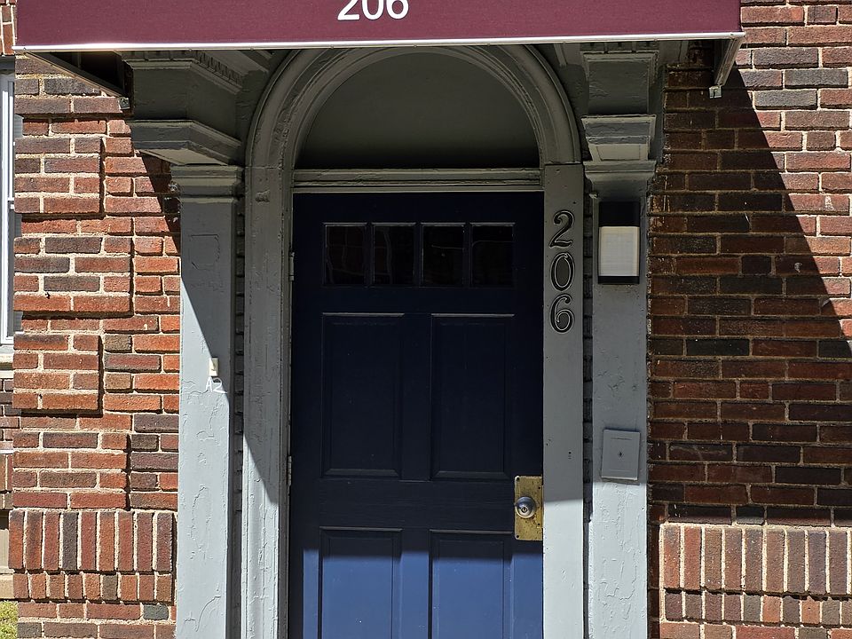 1st image of 206 Sherman Ave #1B