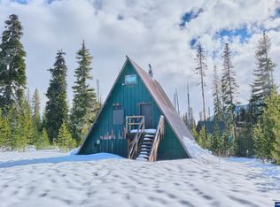 27605 Big Lake Rd, Sisters, OR 97759