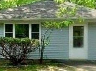 122 Pawnee Ave, Mastic, NY 11950