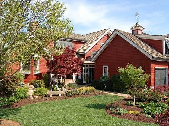 1st image of 340 Waterfront Park Ln