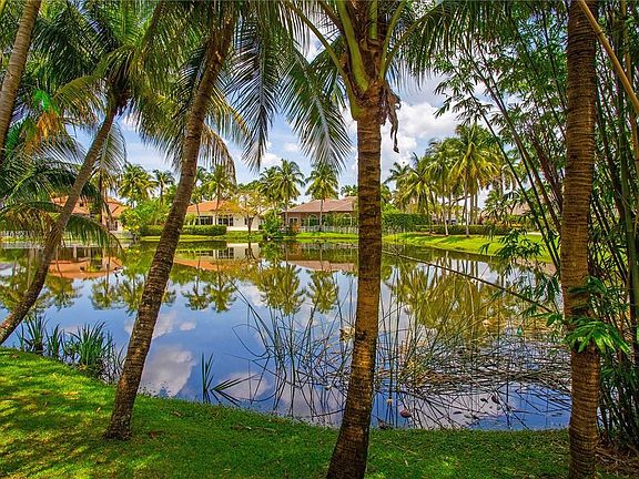 2nd image of 10897 Canary Island Court