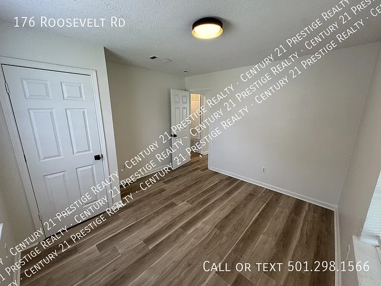 176 Roosevelt Rd — Photo 8
