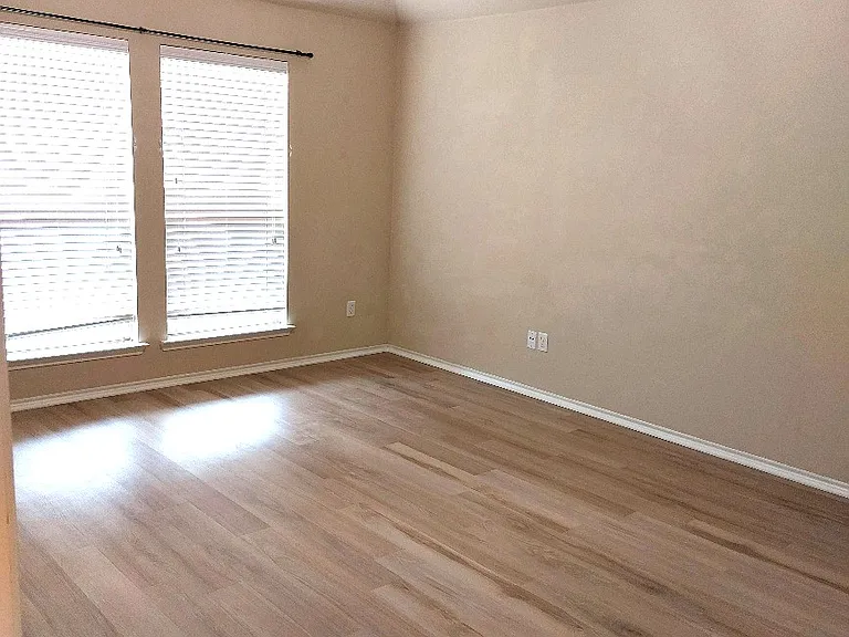 Very nice size master bedroom with beautiful flooring & located separate from secondary bedrooms.
