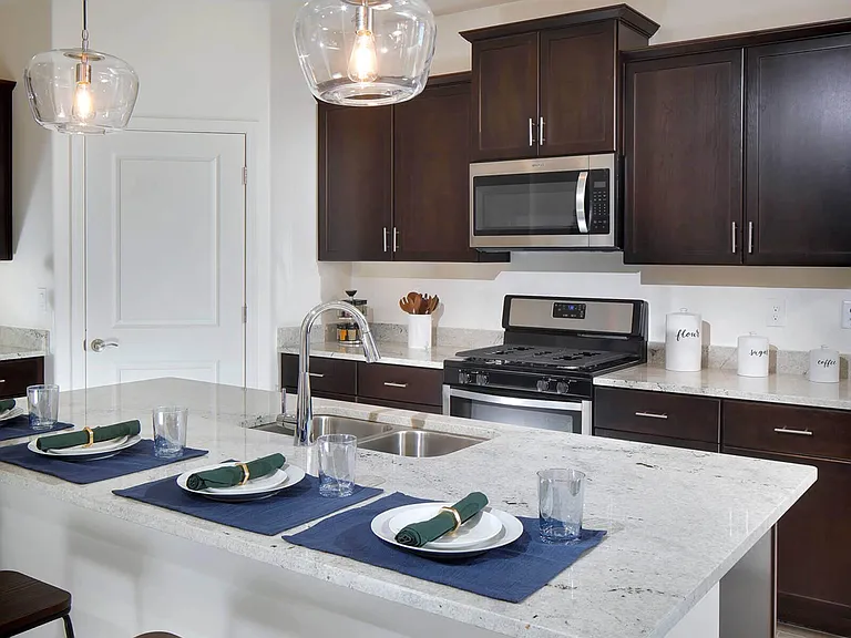 14091 E Golden Oaks Rd — Photo 3