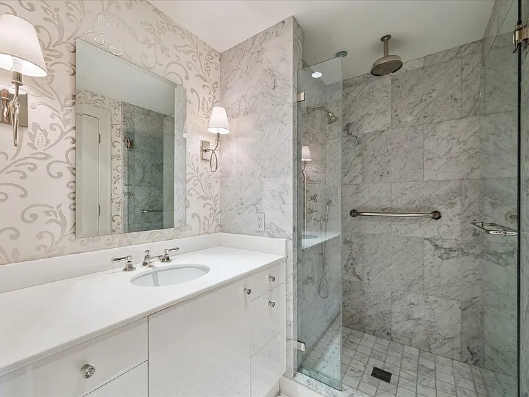 121 N Post Oak Ln #706 — Photo 22