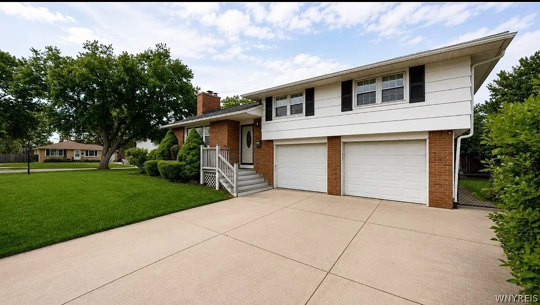 3 bed, 1.5 bath, 1615 sqft, $2,600 — Photo 2