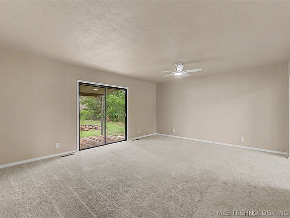 3rd image of 704 Brentwood Rd
