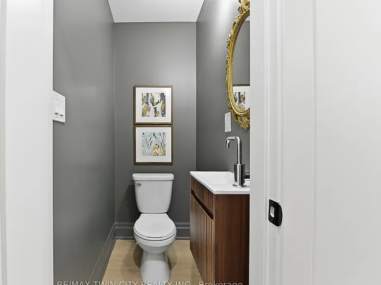 37 Edwin St #2 — Photo 8