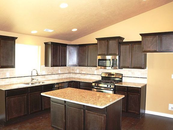 3rd image of 6915 Fairmont Ln