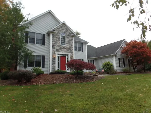 971 S Chinaberry Cir, Macedonia, OH 44056