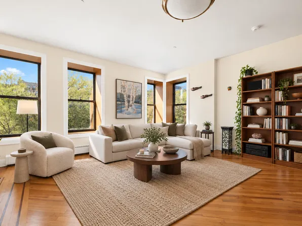 370 Street Nicholas's Avenue image 1 of 17