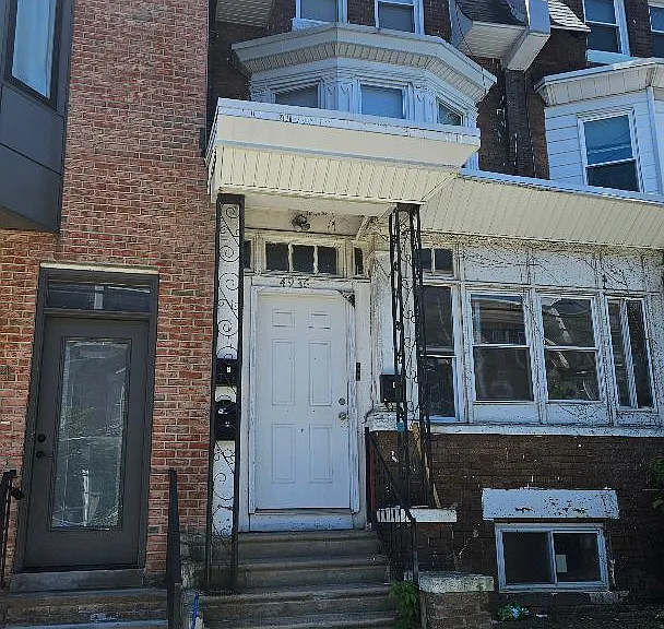 4936 Locust St — Photo 1
