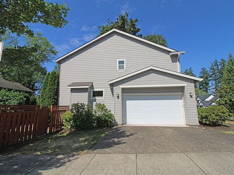 9946 NW Taylor St — Photo 30