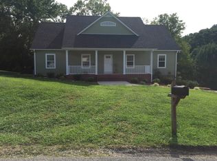 2623 Lake Pointe Dr, Cookeville, TN 38506