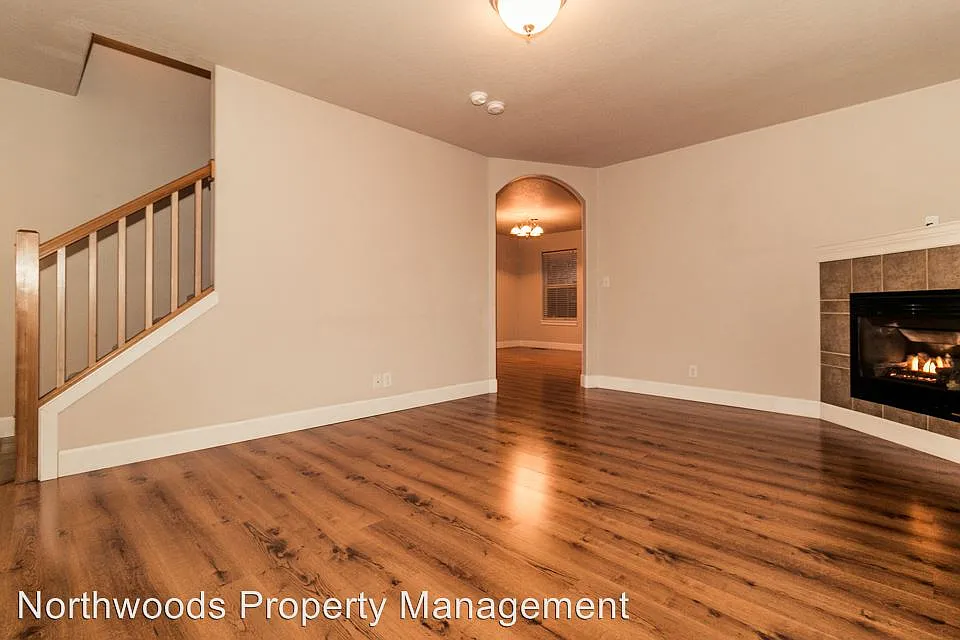 2743 Mallory Ln photo 1