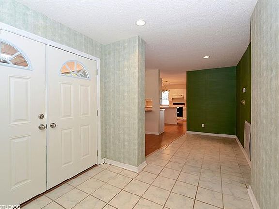 4th image of 3012 Lake Vista Dr
