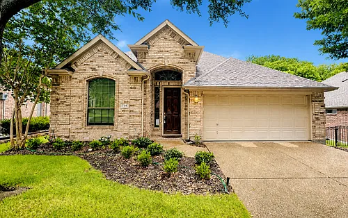 714 Pelican Hills Dr Photo 1