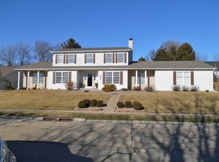 4806 Torrey Pines Ct, Davenport, IA 52807