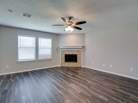 3rd image of 7107 Lake Jackson Dr